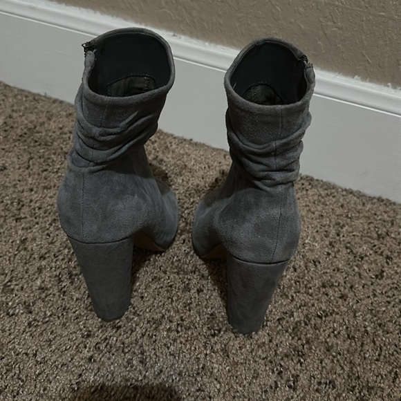 Steve Madden Ellison size 7 open toe suede and leather grey boots w heel - Picture 2 of 4